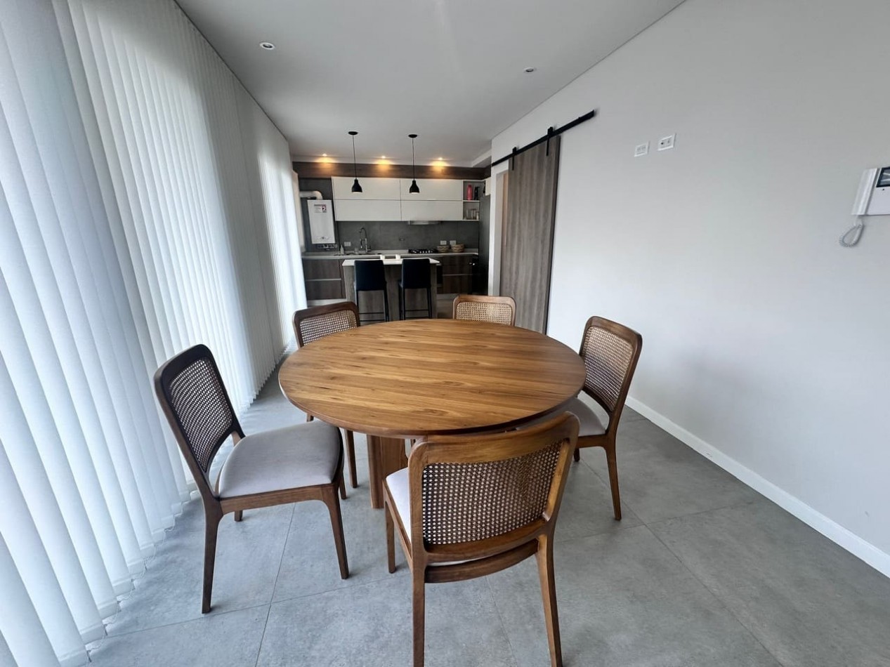 Piso moderno 4 ambientes, cochera y terraza privada