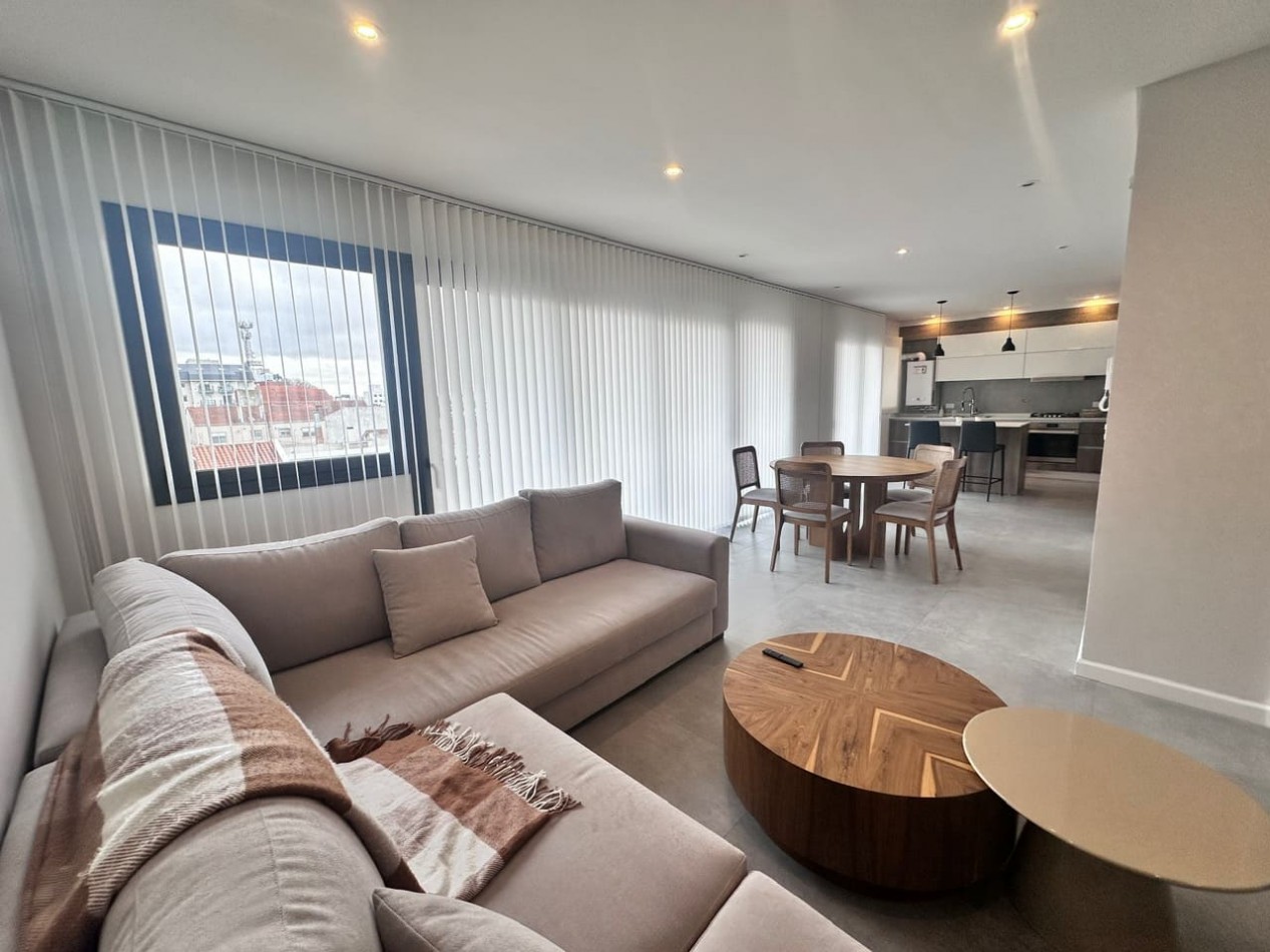 Piso moderno 4 ambientes, cochera y terraza privada