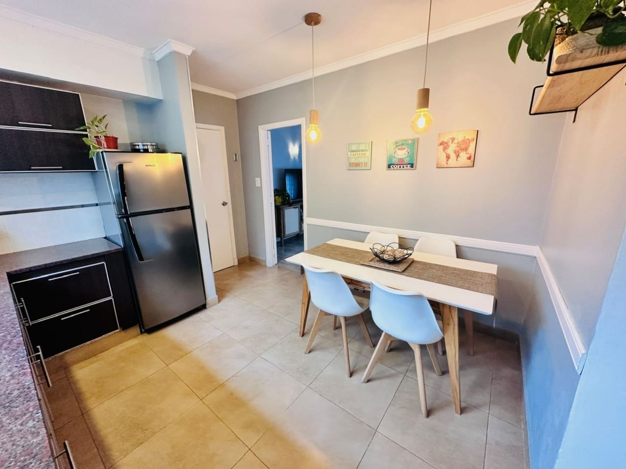 Casa moderna y reciclada de 5 ambientes barrio Chauvin