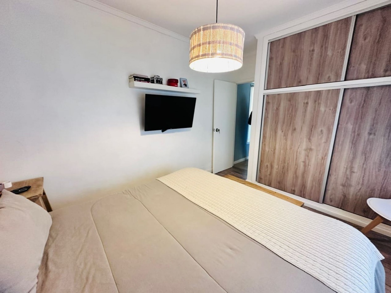 Casa moderna y reciclada de 5 ambientes barrio Chauvin