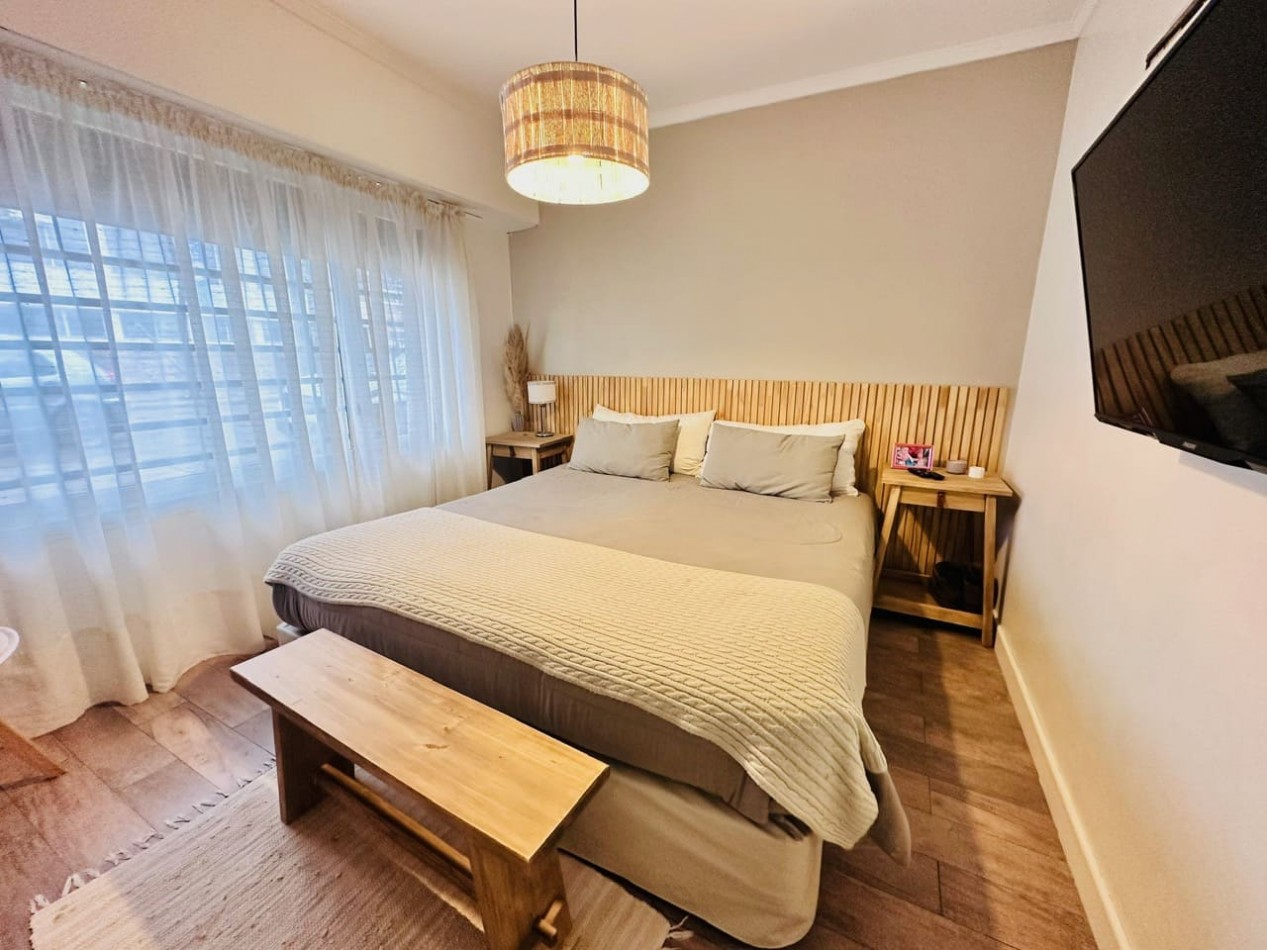 Casa moderna y reciclada de 5 ambientes barrio Chauvin