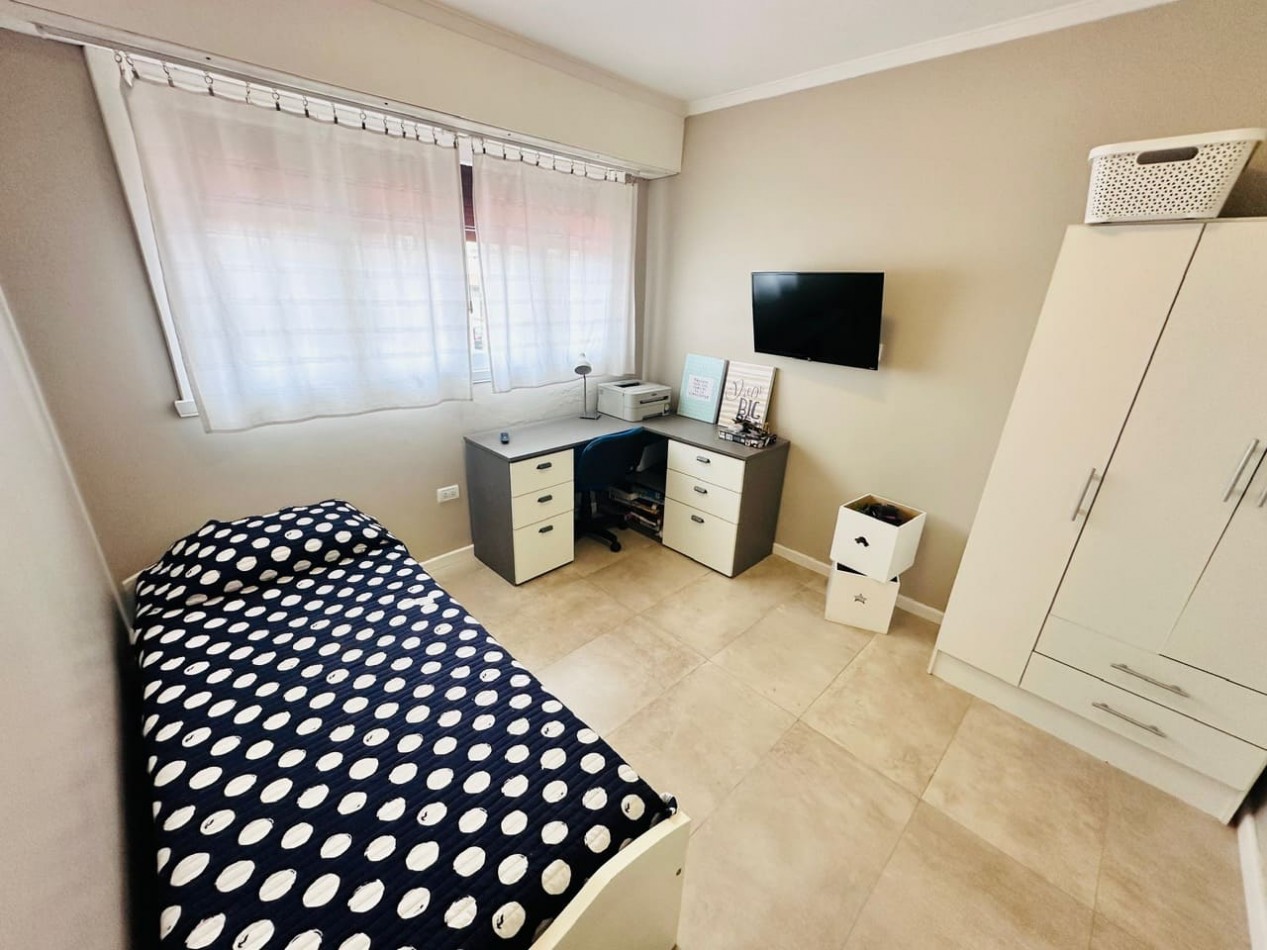 Casa moderna y reciclada de 5 ambientes barrio Chauvin