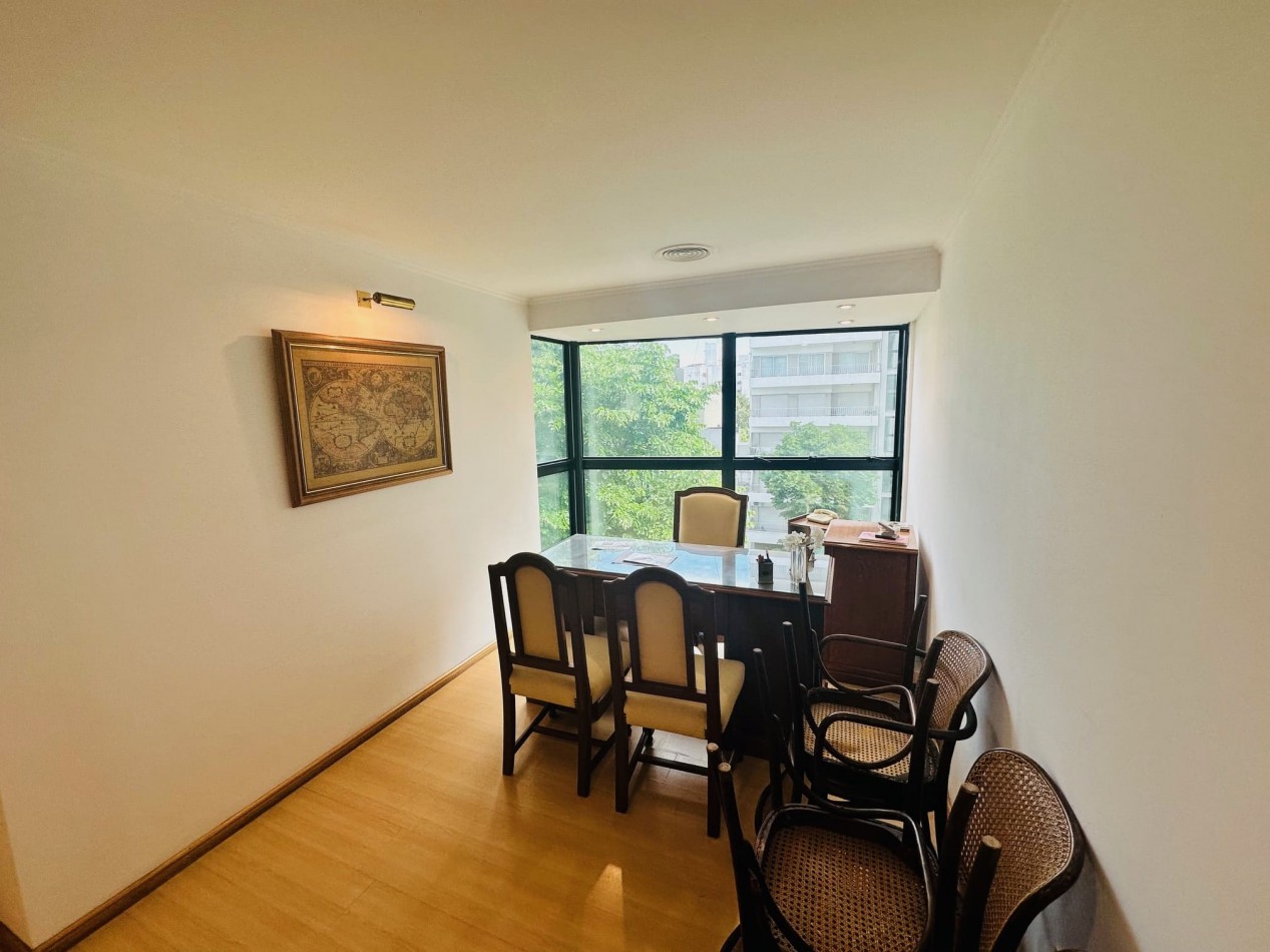 Venta amplia y excelente oficina de categoria en Semipiso