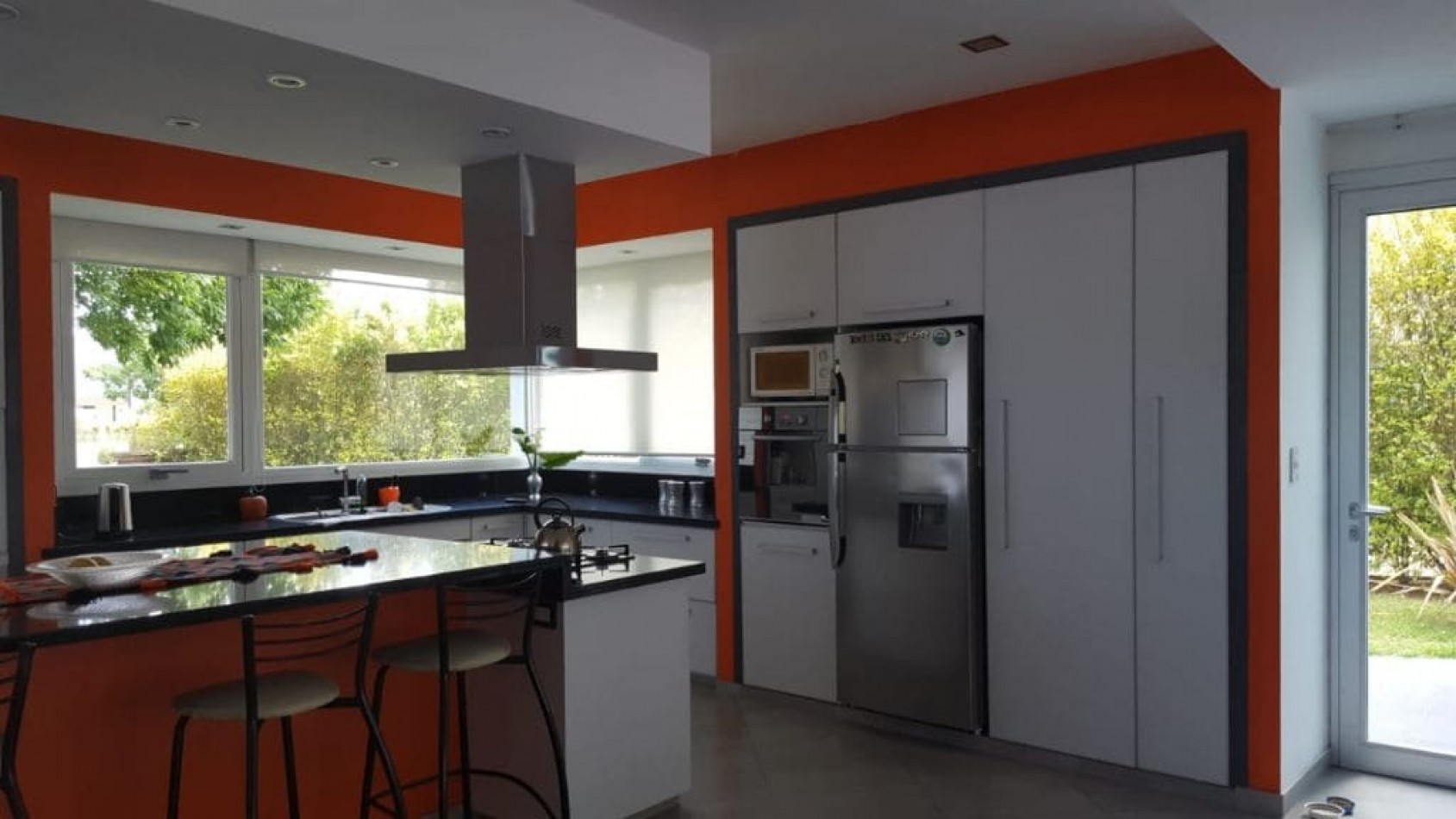 Amplia Casa sobre Lote de 1250 mts2 barrio privado Rumenco