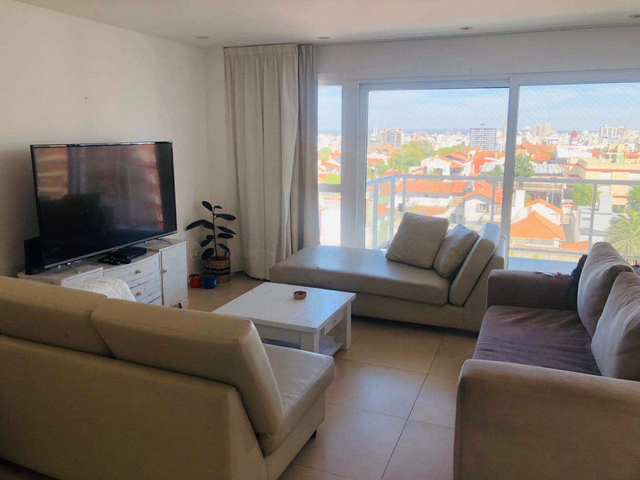 Piso en duplex con quincho, solarium y jacuzzi privado Playa Varese