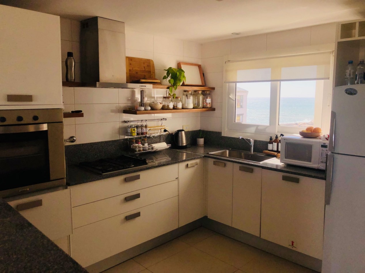 Piso en duplex con quincho, solarium y jacuzzi privado Playa Varese