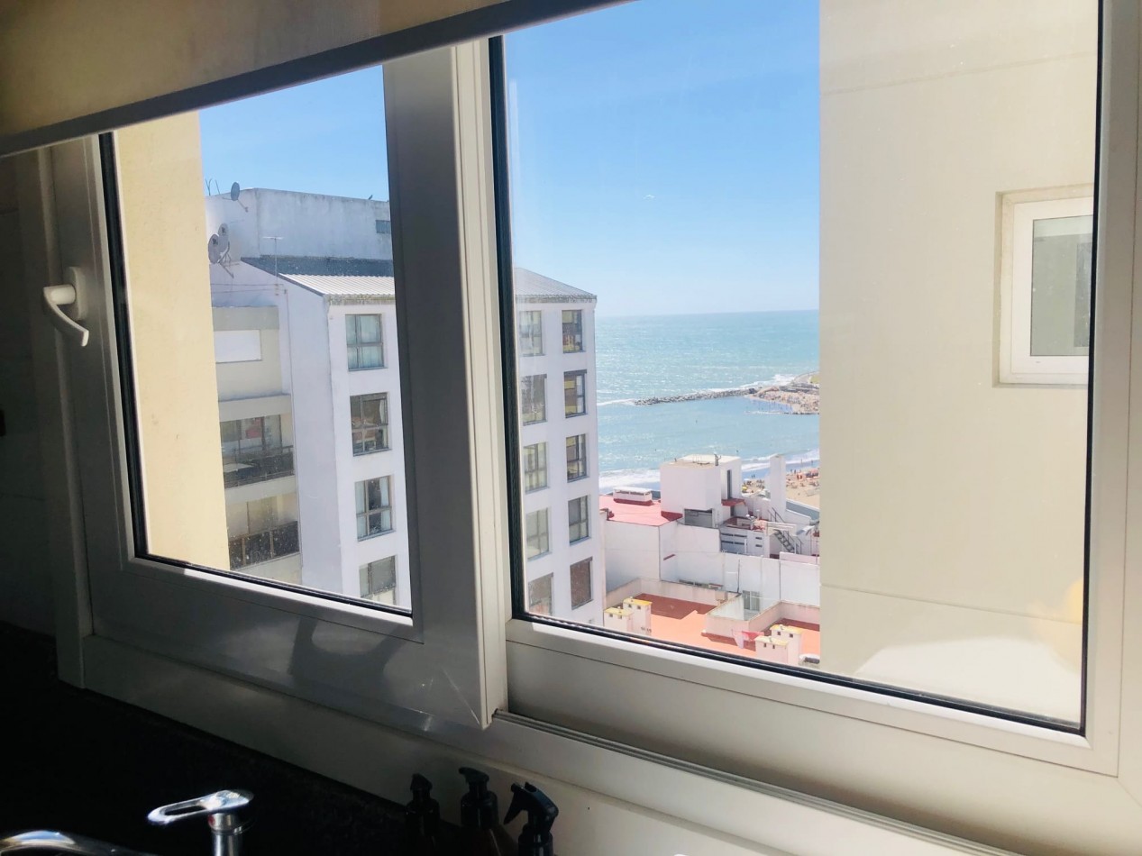 Piso en duplex con quincho, solarium y jacuzzi privado Playa Varese