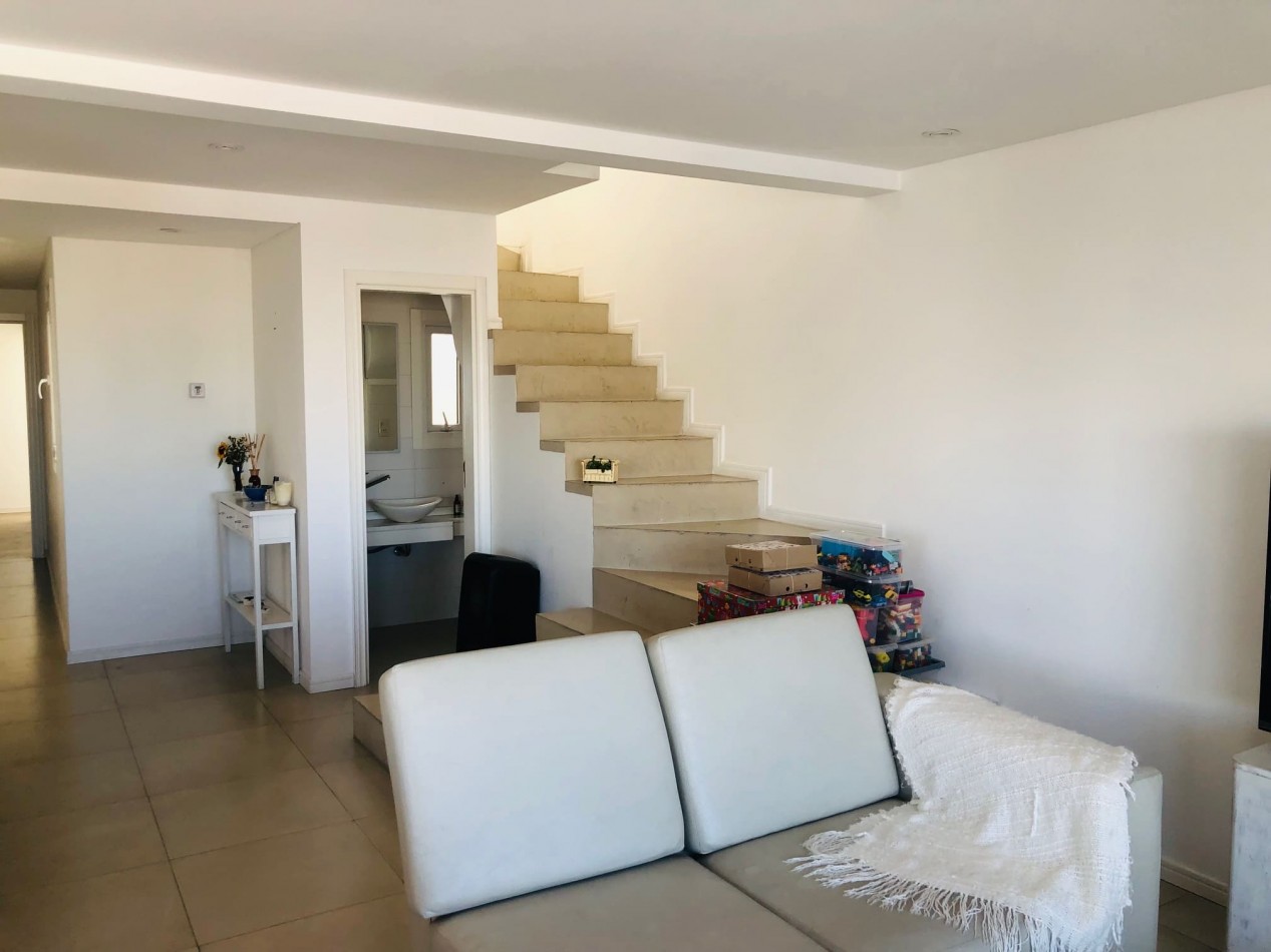 Piso en duplex con quincho, solarium y jacuzzi privado Playa Varese