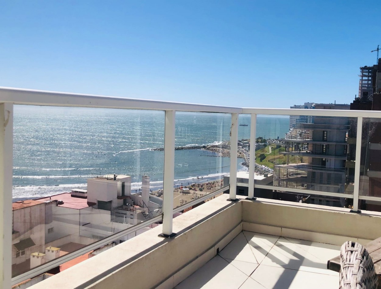 Piso en duplex con quincho, solarium y jacuzzi privado Playa Varese