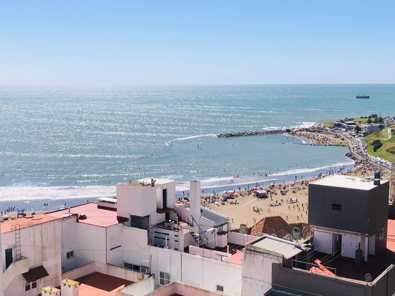 Piso en duplex con quincho, solarium y jacuzzi privado Playa Varese
