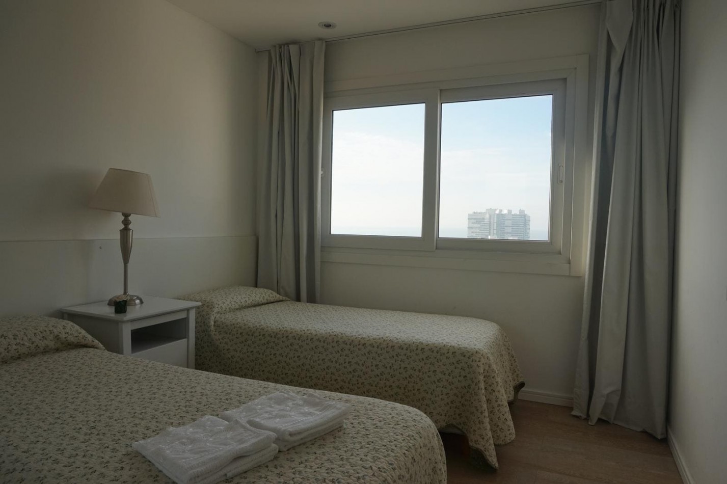 Piso en duplex con quincho, solarium y jacuzzi privado Playa Varese