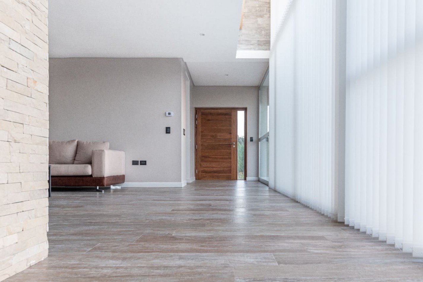 Casa contemporanea con 4 dormitorios barrio privado Arenas del Sur