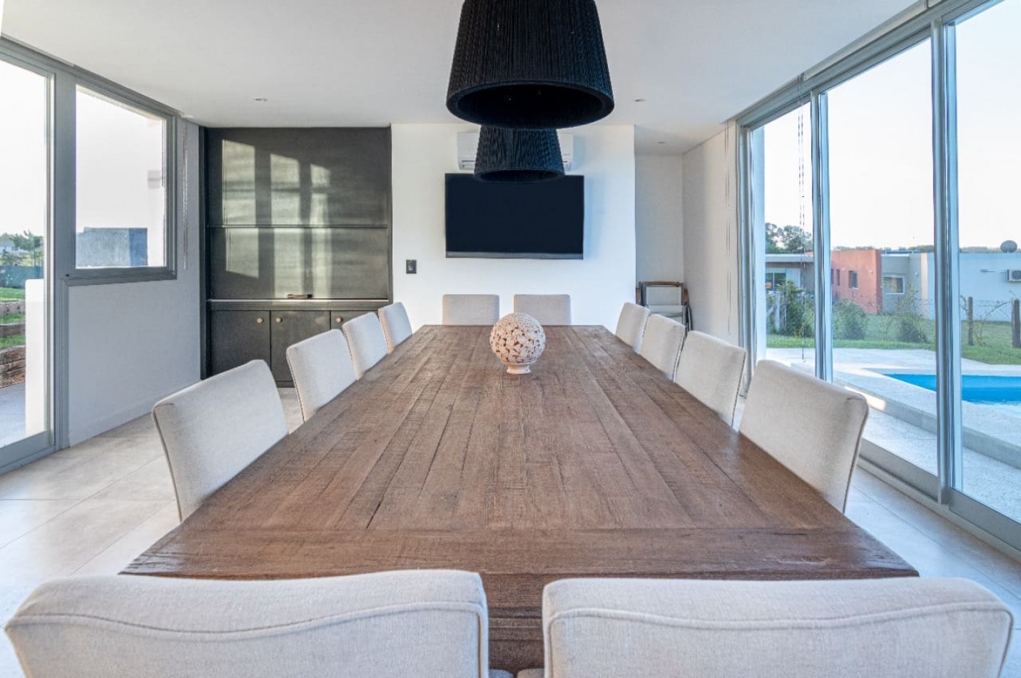 Casa contemporanea con 4 dormitorios barrio privado Arenas del Sur