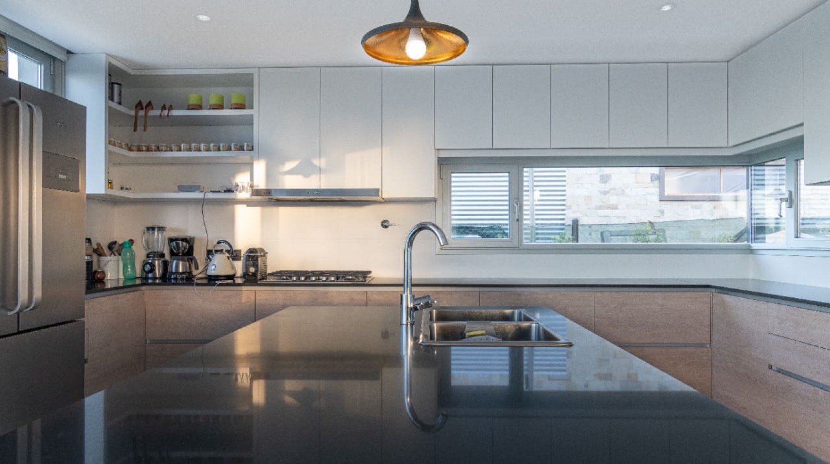 Casa contemporanea con 4 dormitorios barrio privado Arenas del Sur