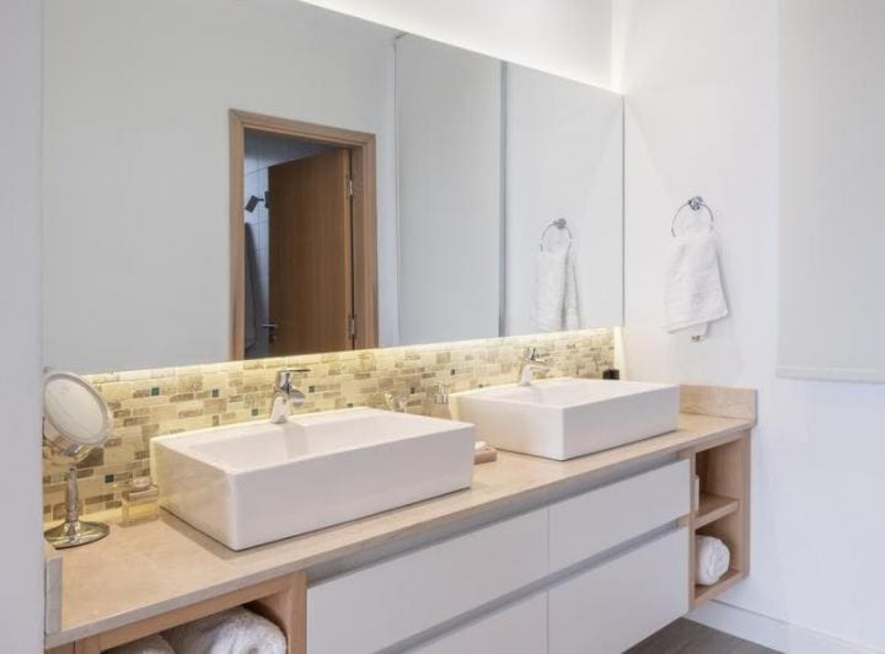 Casa contemporanea con 4 dormitorios barrio privado Arenas del Sur