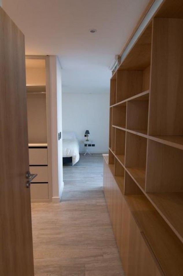 Casa contemporanea con 4 dormitorios barrio privado Arenas del Sur