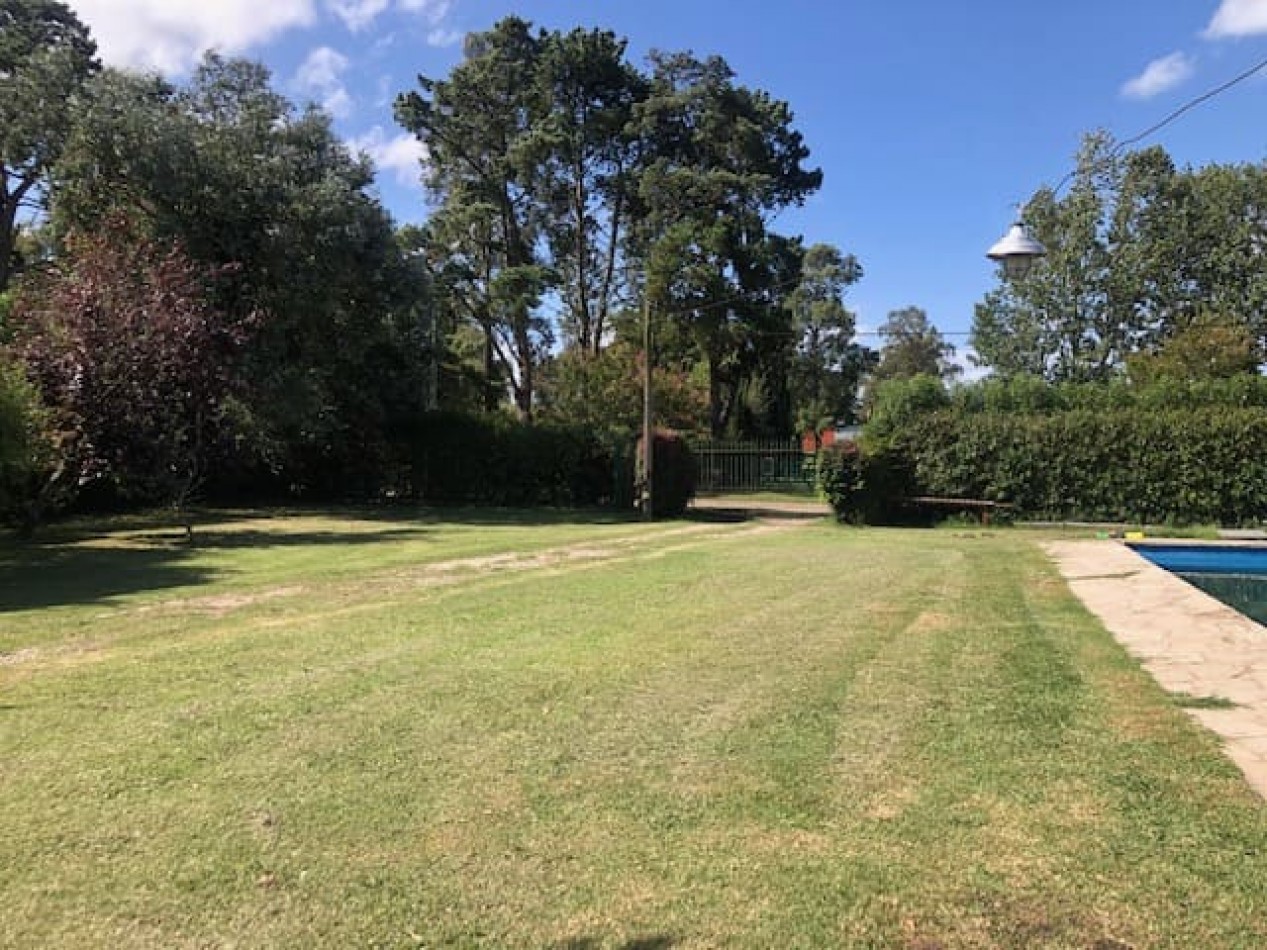 Amplia quinta con pileta, cancha de futbol y sector de sembrado Batan