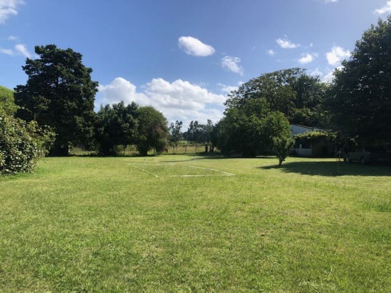 Amplia quinta con pileta, cancha de futbol y sector de sembrado Batan