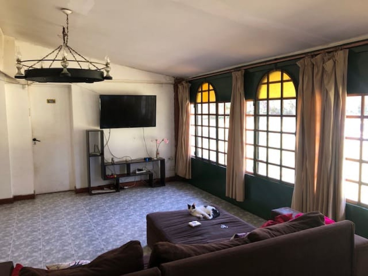 Amplia quinta con pileta, cancha de futbol y sector de sembrado Batan