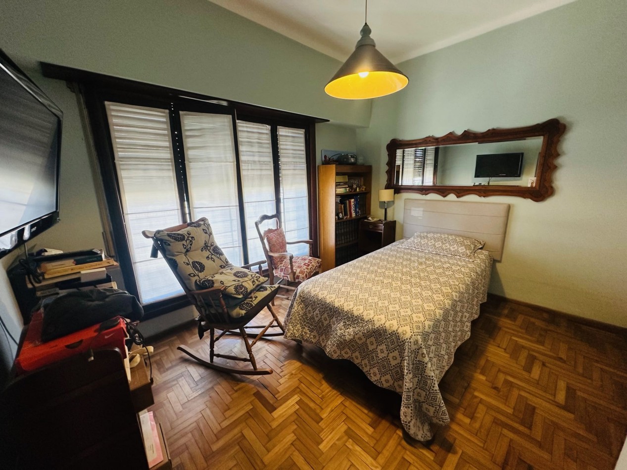 Casa 4 ambientes, jardin y garage para 2 vehiculos barrio San Jose
