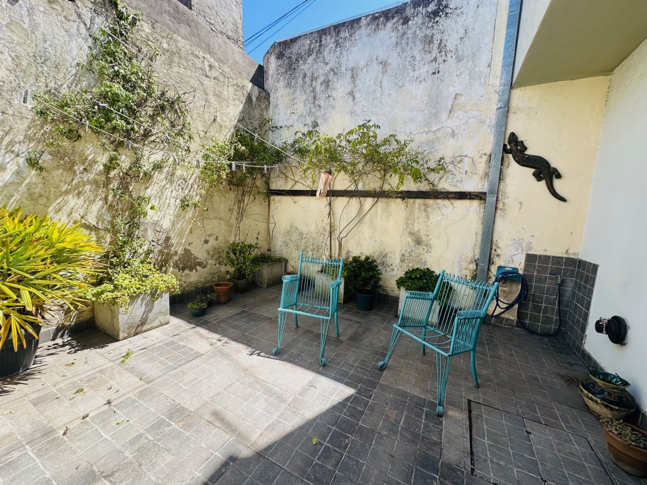Casa 4 ambientes, jardin y garage para 2 vehiculos barrio San Jose
