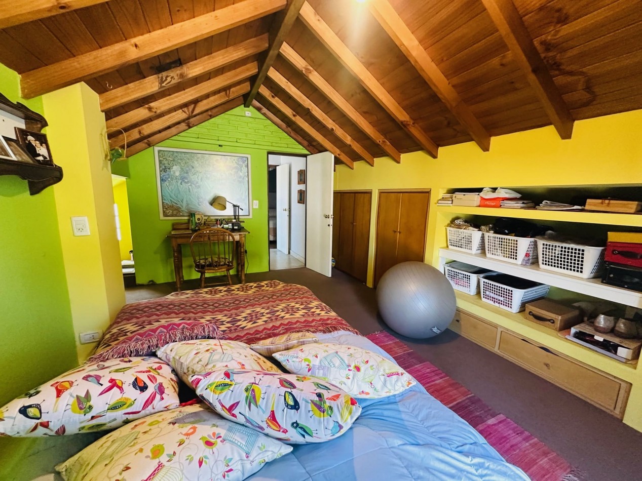 Casa 4 ambientes, jardin y garage para 2 vehiculos barrio San Jose