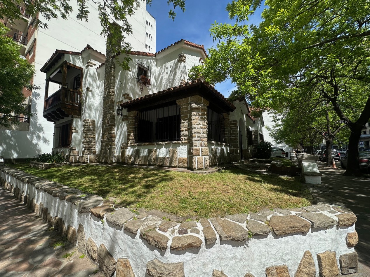 Importante Lote apto desarrollo propiedad horizontal