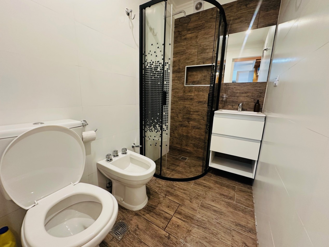 Departamento 2 ambientes reciclado con vista al frente