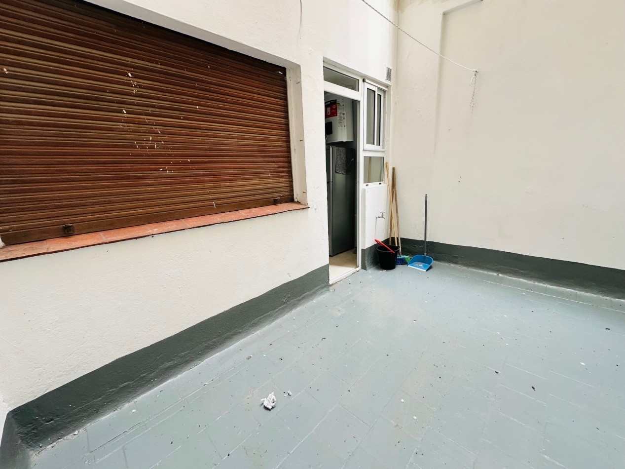 Departamento 2 ambientes reciclado con vista al frente