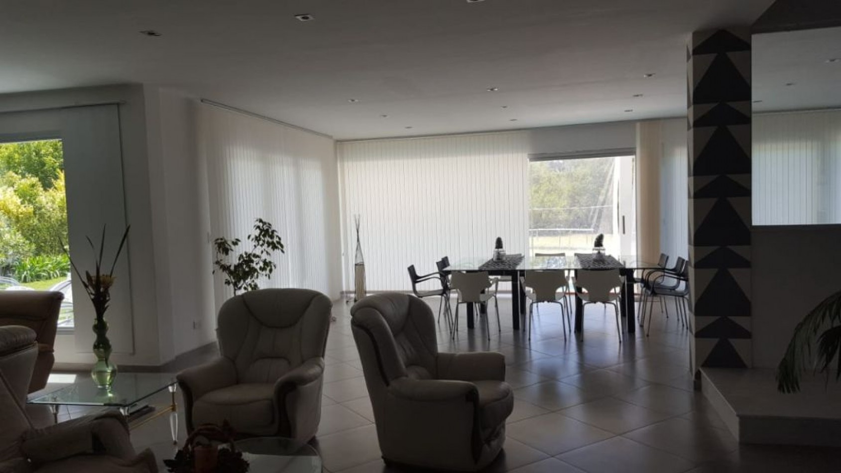 Amplia Casa sobre Lote unico de 1250 mts2 barrio privado Rumenco