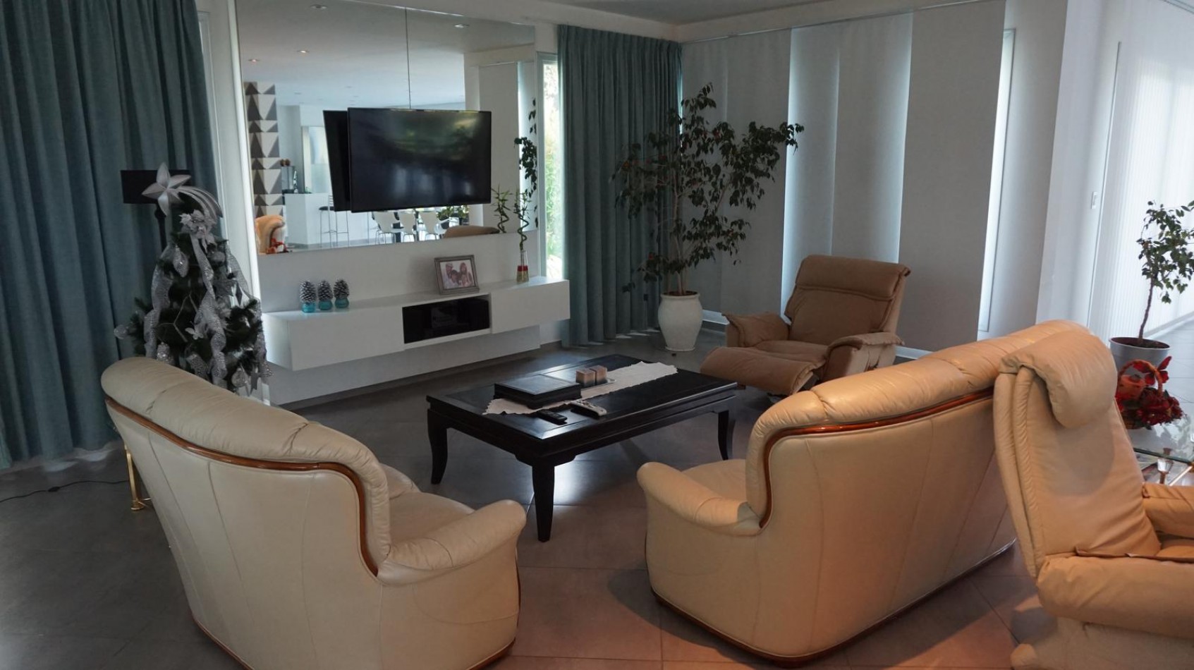 Amplia Casa sobre Lote unico de 1250 mts2 barrio privado Rumenco