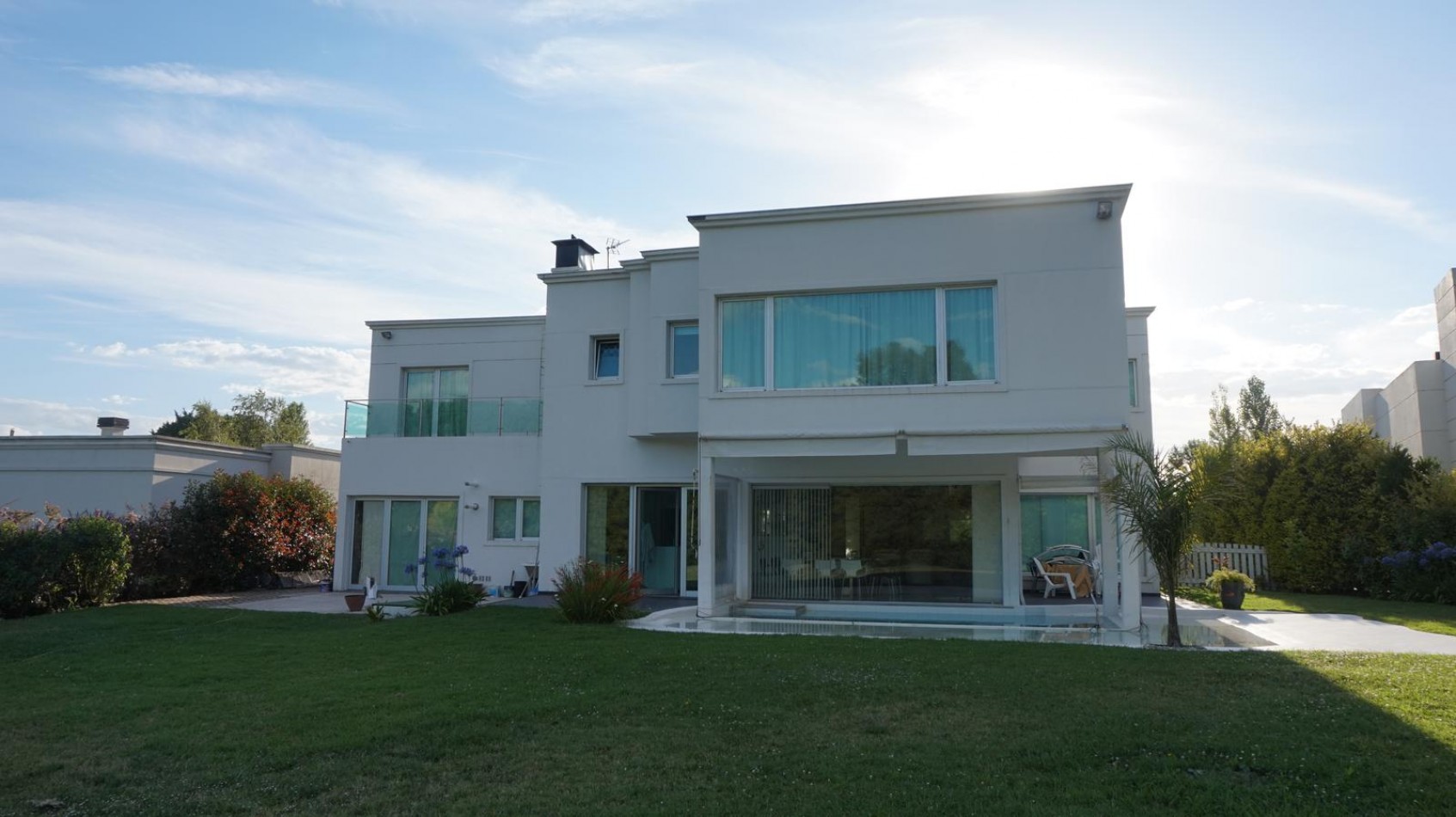 Amplia Casa sobre Lote unico de 1250 mts2 barrio privado Rumenco