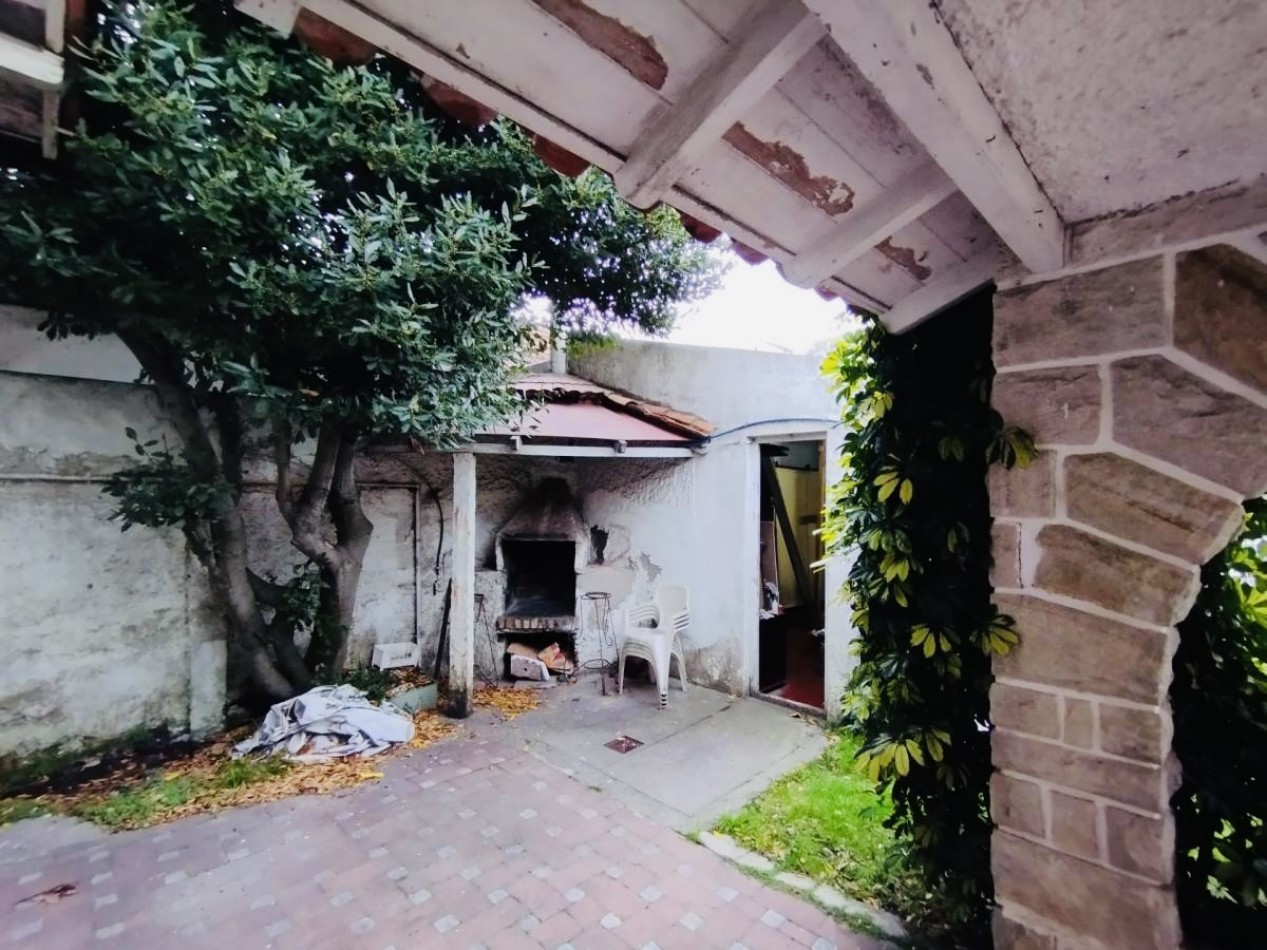 Chalet de estilo Marplatense barrio Parque Luro a metros del mar