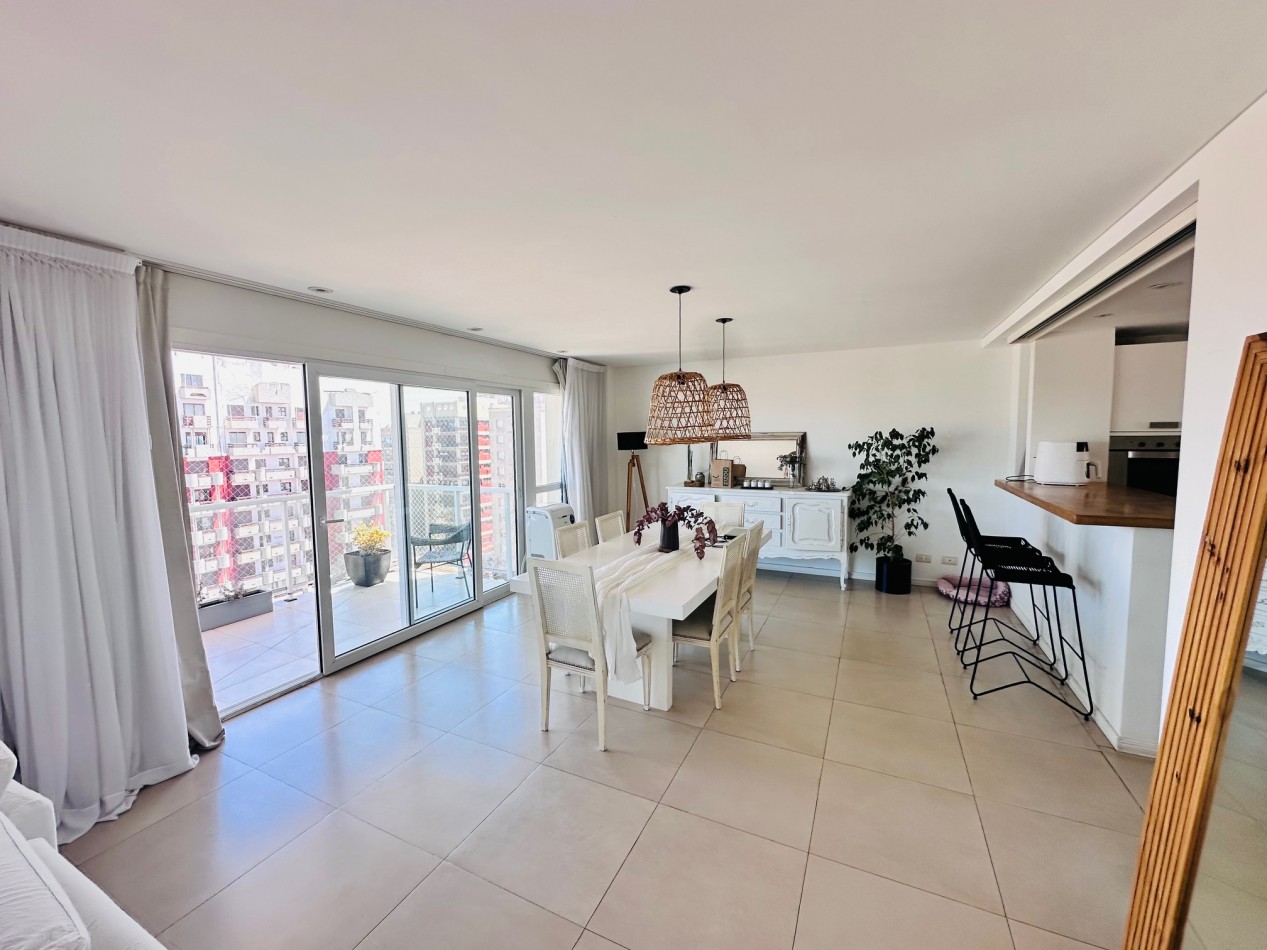 Piso en duplex con quincho, solarium y jacuzzi privado Playa Varese