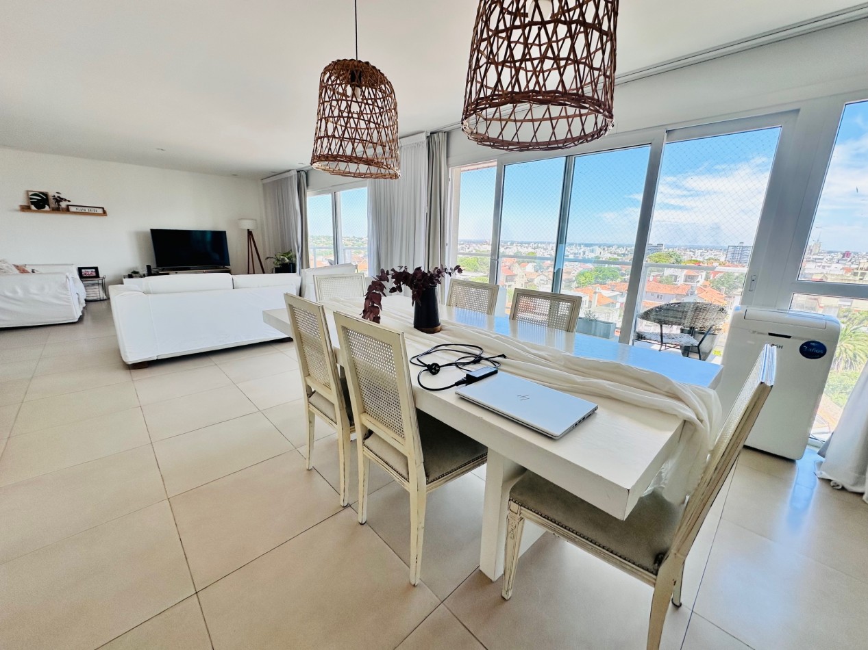 Piso en duplex con quincho, solarium y jacuzzi privado Playa Varese