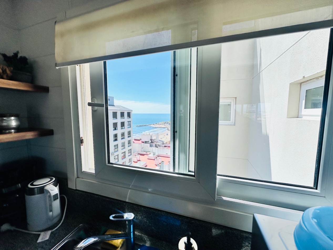 Piso en duplex con quincho, solarium y jacuzzi privado Playa Varese