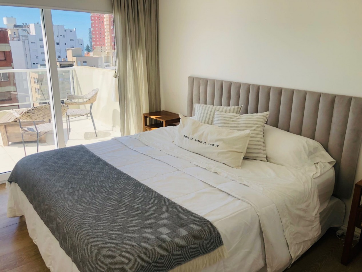 Piso en duplex con quincho, solarium y jacuzzi privado Playa Varese