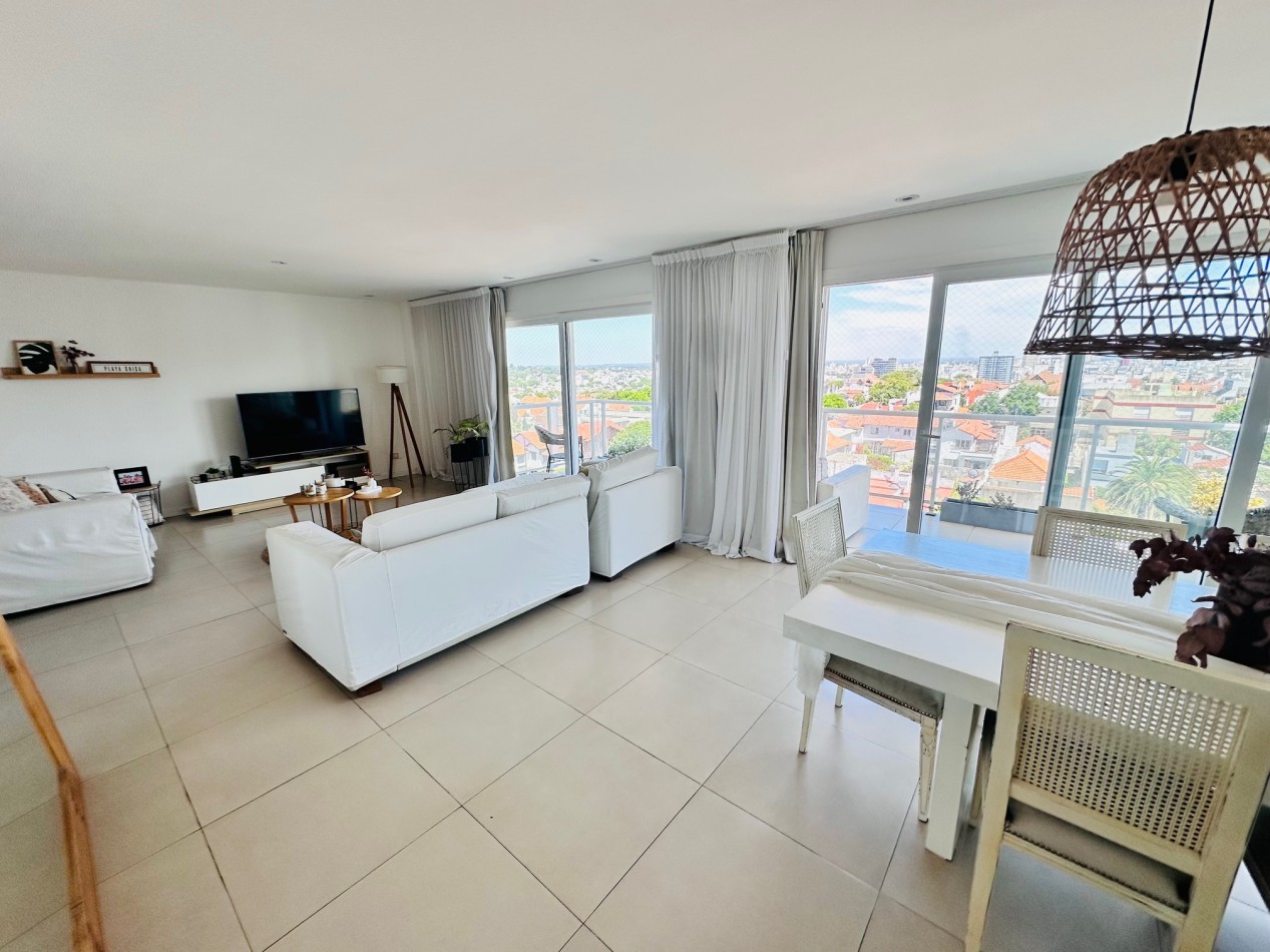 Piso en duplex con quincho, solarium y jacuzzi privado Playa Varese