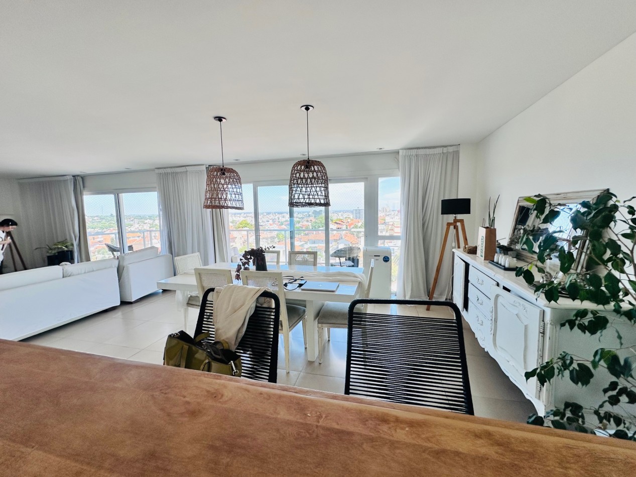 Piso en duplex con quincho, solarium y jacuzzi privado Playa Varese