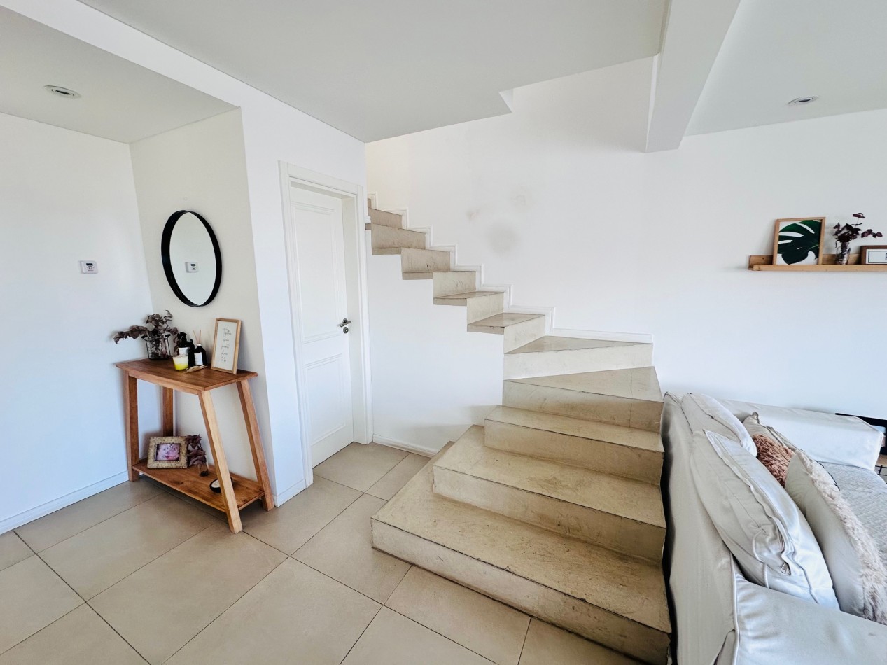 Piso en duplex con quincho, solarium y jacuzzi privado Playa Varese