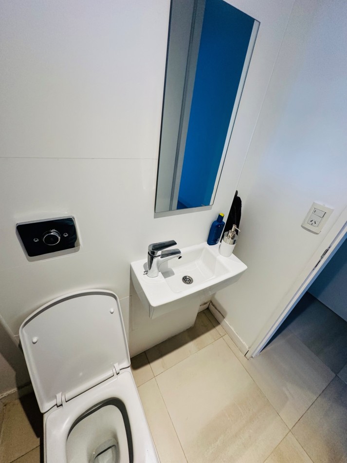 Amplio Semipiso 3 Dormitorios 2 cocheras y baulera con vista frente al mar