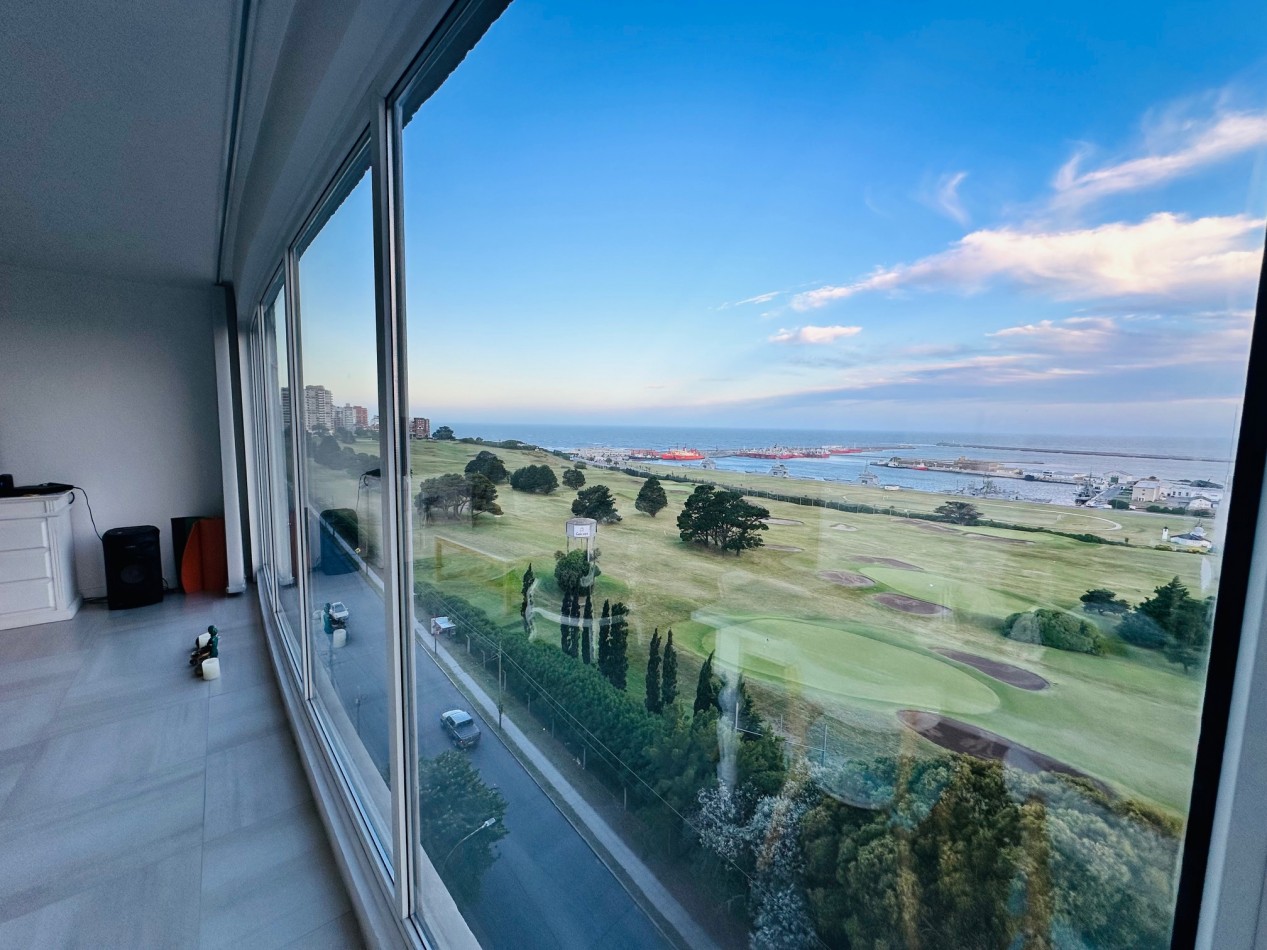 Amplio Semipiso 3 Dormitorios 2 cocheras y baulera con vista frente al mar