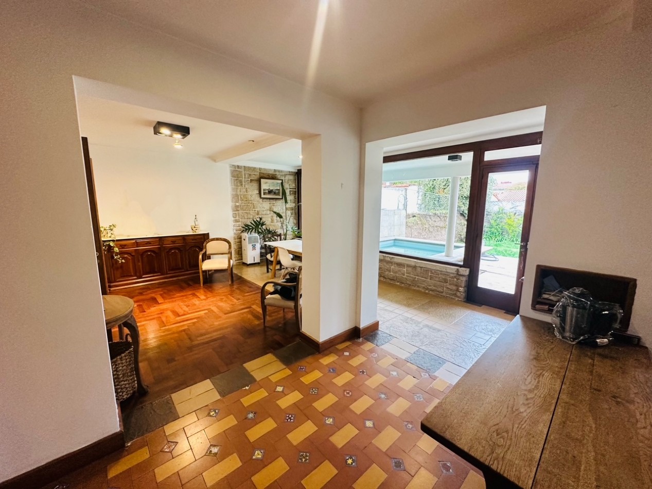 Amplia Casa con 4 dormitorios y piscina Playa Grande