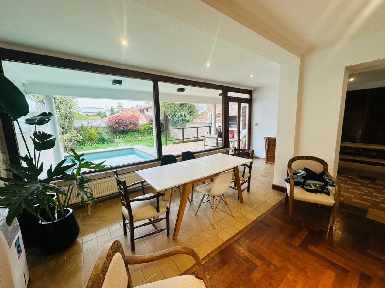 Amplia Casa con 4 dormitorios y piscina Playa Grande