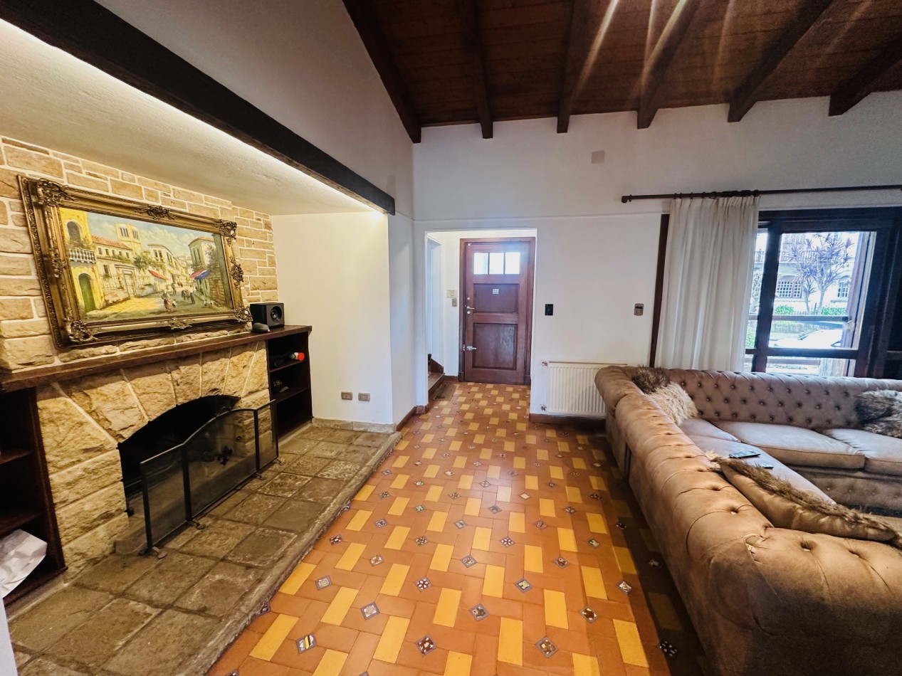 Amplia Casa con 4 dormitorios y piscina Playa Grande