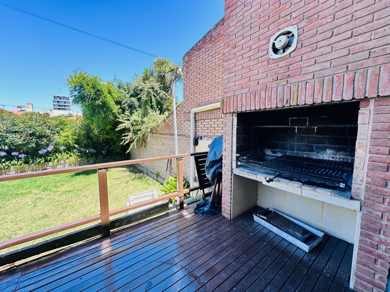 Amplia Casa con 4 dormitorios y piscina Playa Grande