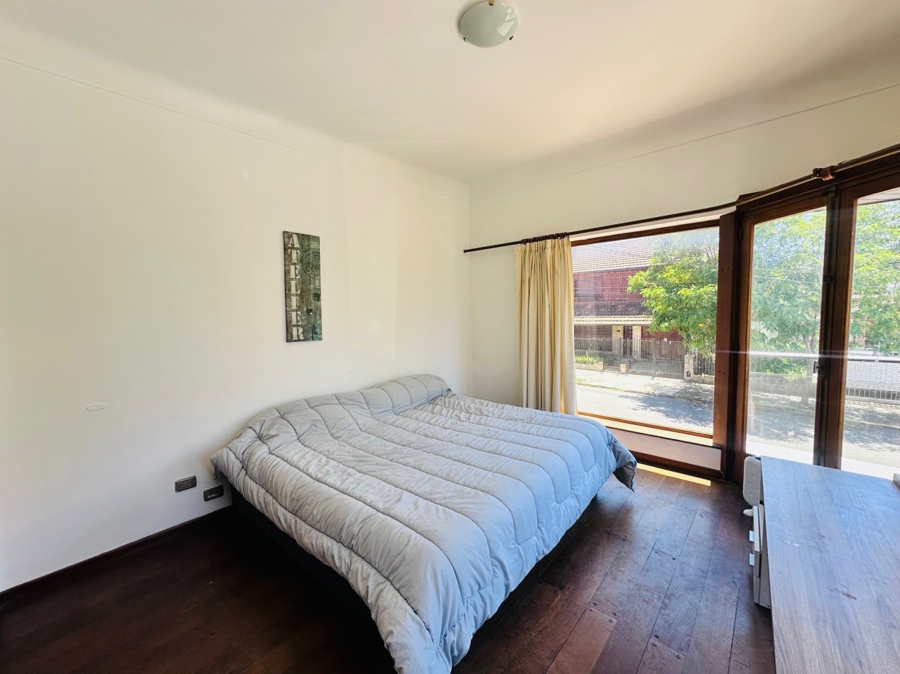 Amplia Casa con 4 dormitorios y piscina Playa Grande