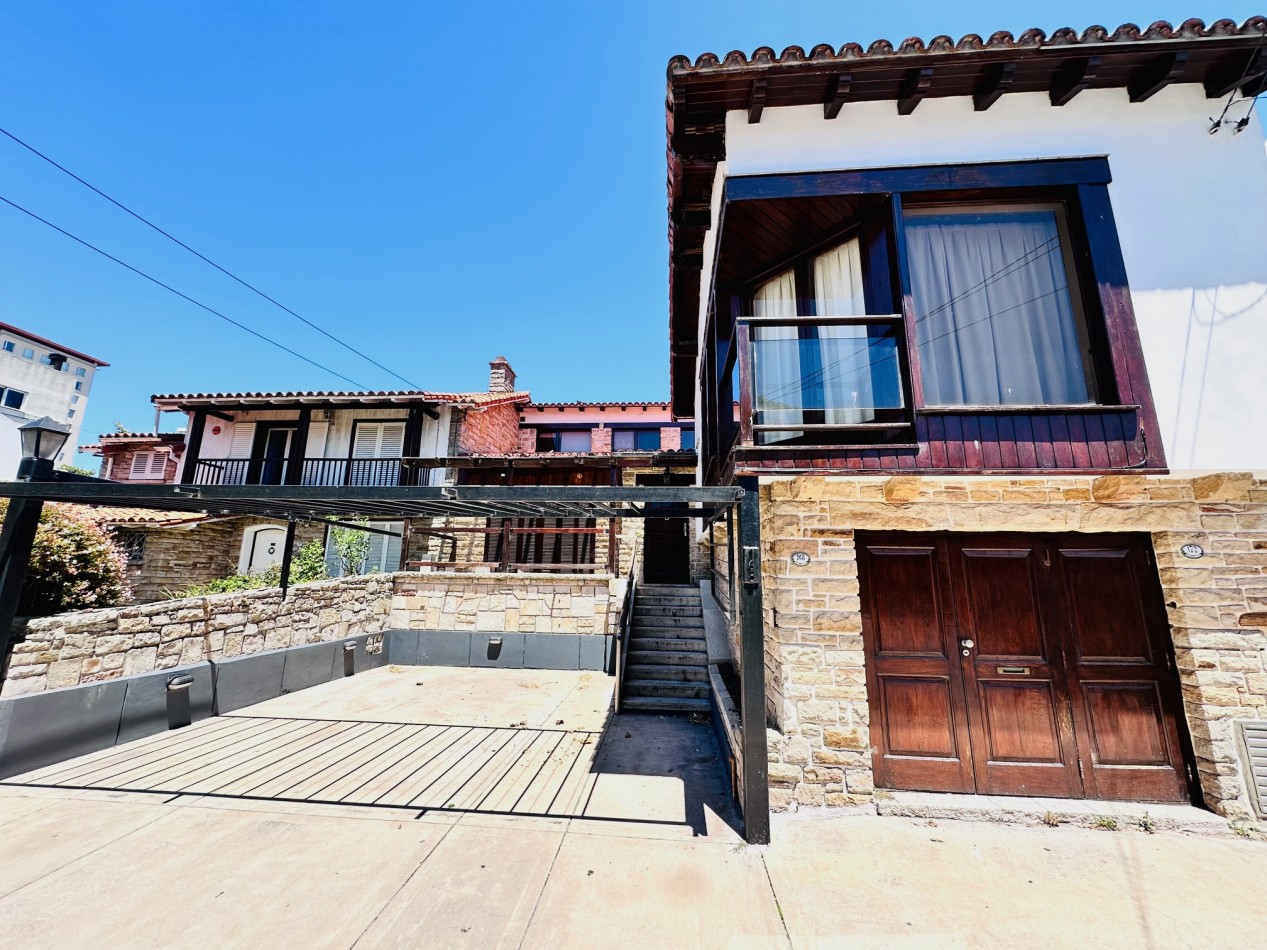 Amplia Casa con 4 dormitorios y piscina Playa Grande