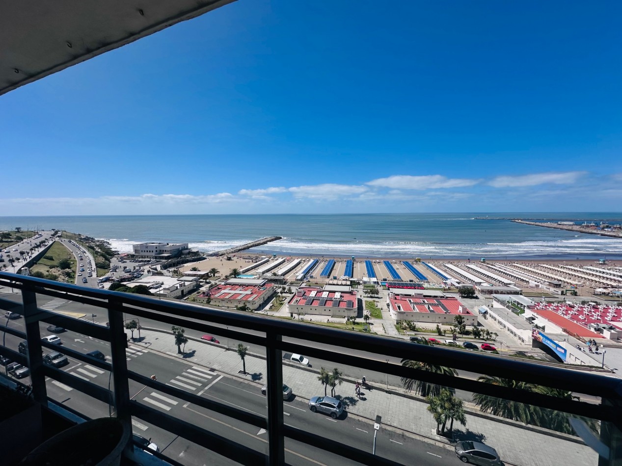 Departamento 3 Ambientes con dependencia, cochera y baulera frente al mar Playa Grande