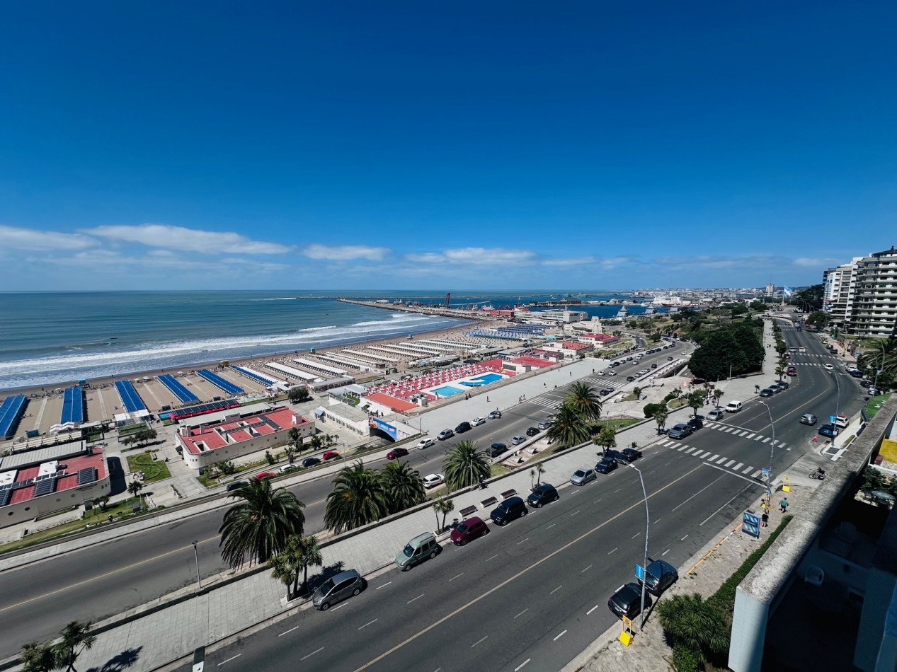 Departamento 3 Ambientes con dependencia, cochera y baulera frente al mar Playa Grande